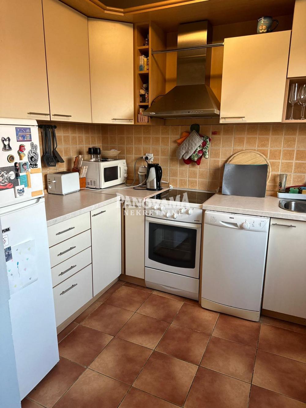 Slika 2 - Braće Radovanović, Trosoban stan na prodaju, 66m2, 215.000€