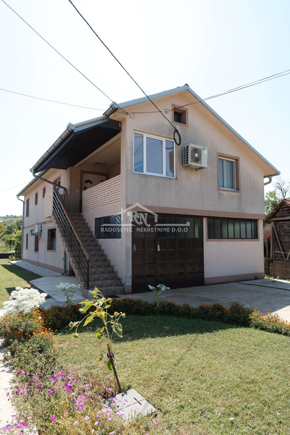 Slika 1 - Karađorđeva,  Kuća na prodaju, 215m2, 173.000€