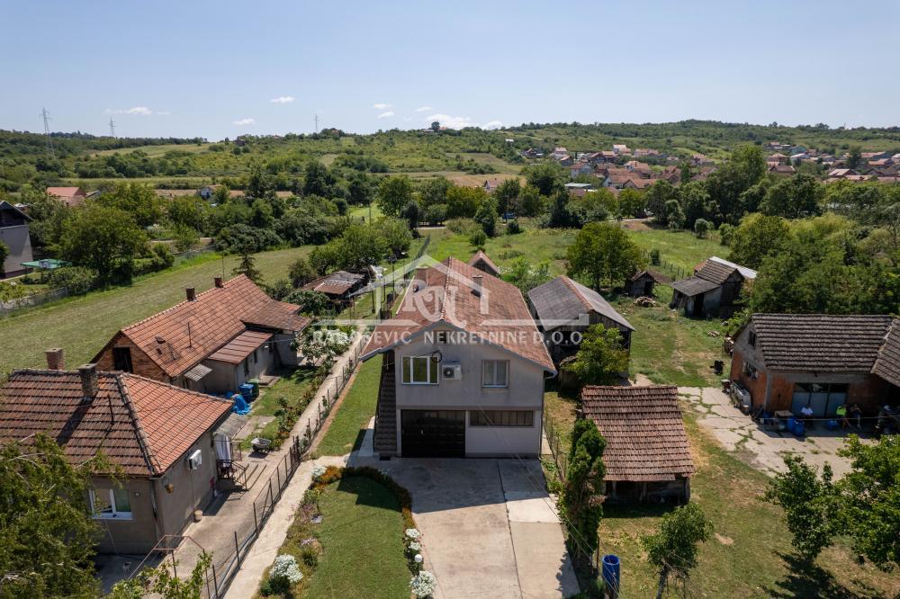 Glavna slika -Karađorđeva,  Kuća na prodaju, 215m2, 173.000€