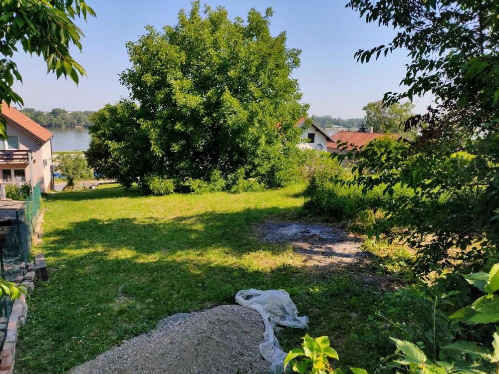 Slika 1 -  Plac na prodaju, Sremska kamenica - Popovica, , 160.000€