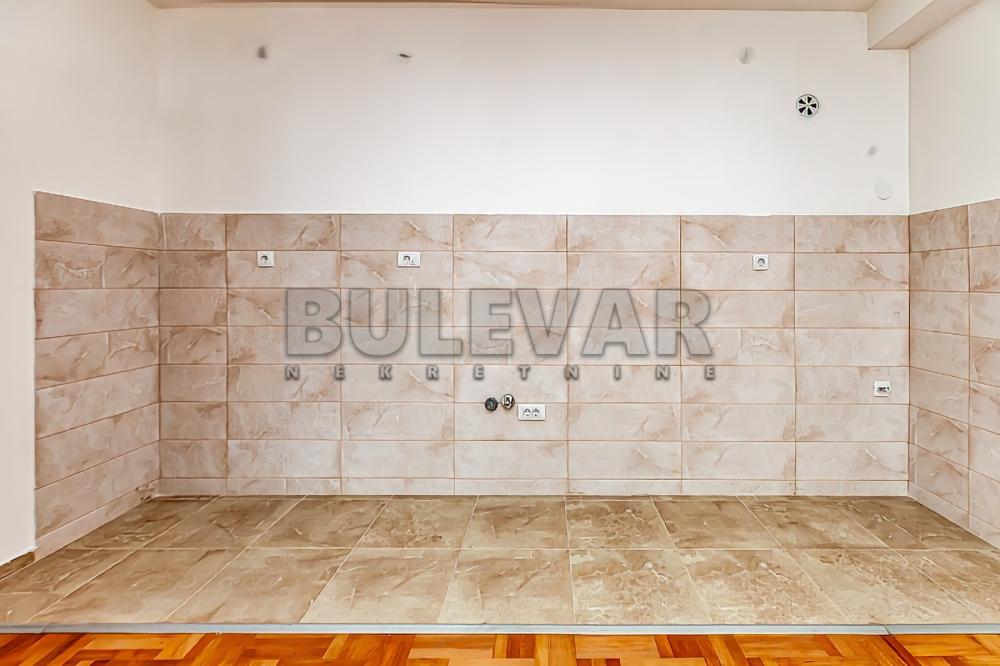 Slika 2 - Zetska, Četvorosoban stan na prodaju, 99m2, 170.000€