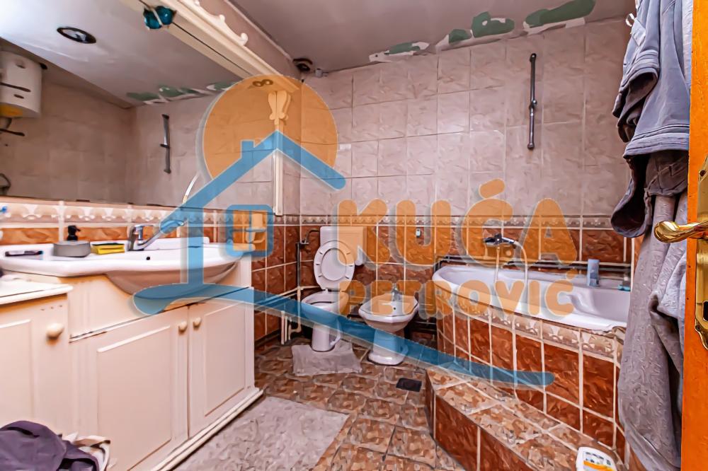 Slika 9 - Bulevar 12. februar,  Lokal na prodaju, 345m2, 650.000€