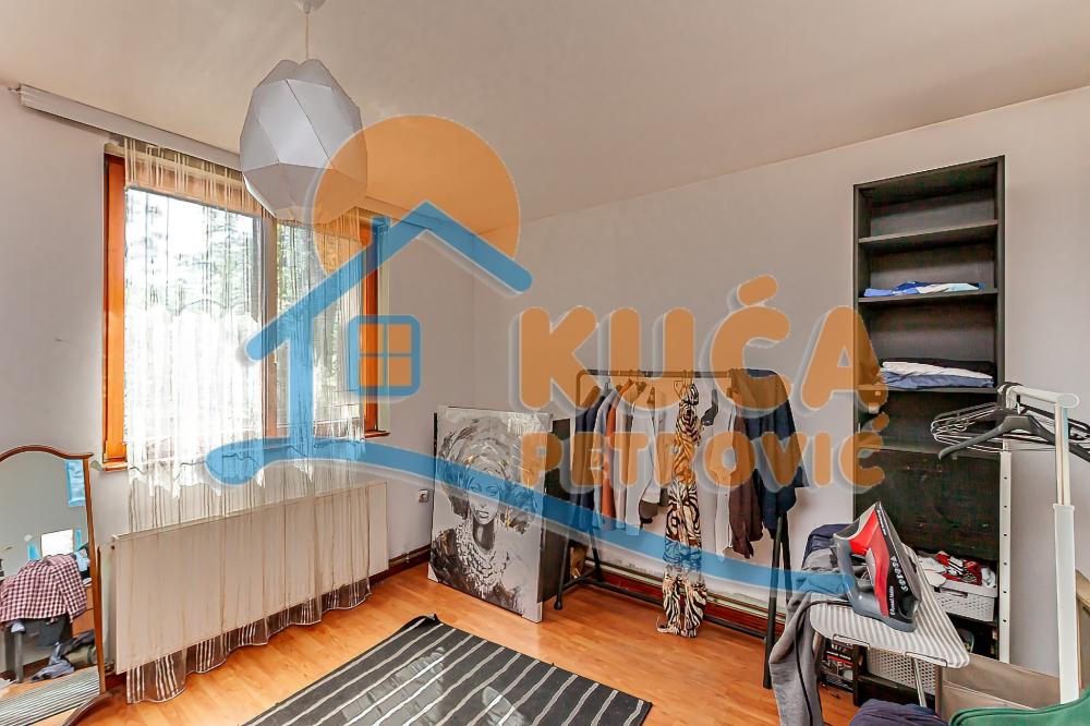 Slika 7 - Bulevar 12. februar,  Lokal na prodaju, 345m2, 650.000€