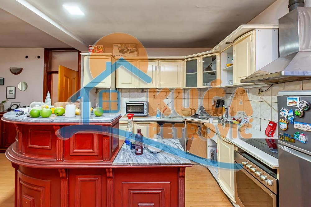 Slika 1 - Bulevar 12. februar,  Lokal na prodaju, 345m2, 650.000€