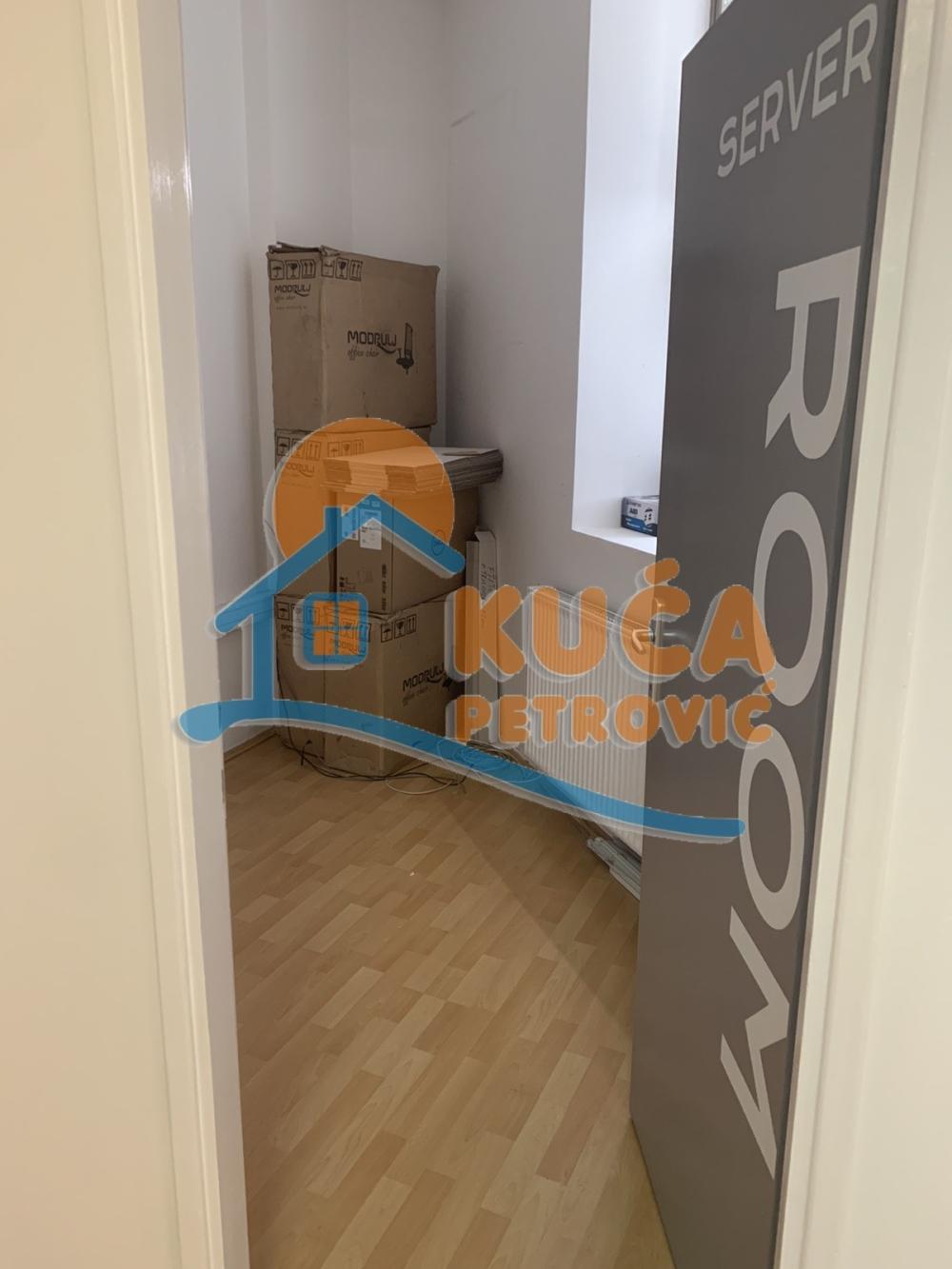 Slika 4 - Cara Dušana,  Lokal za izdavanje, 156m2, 900€