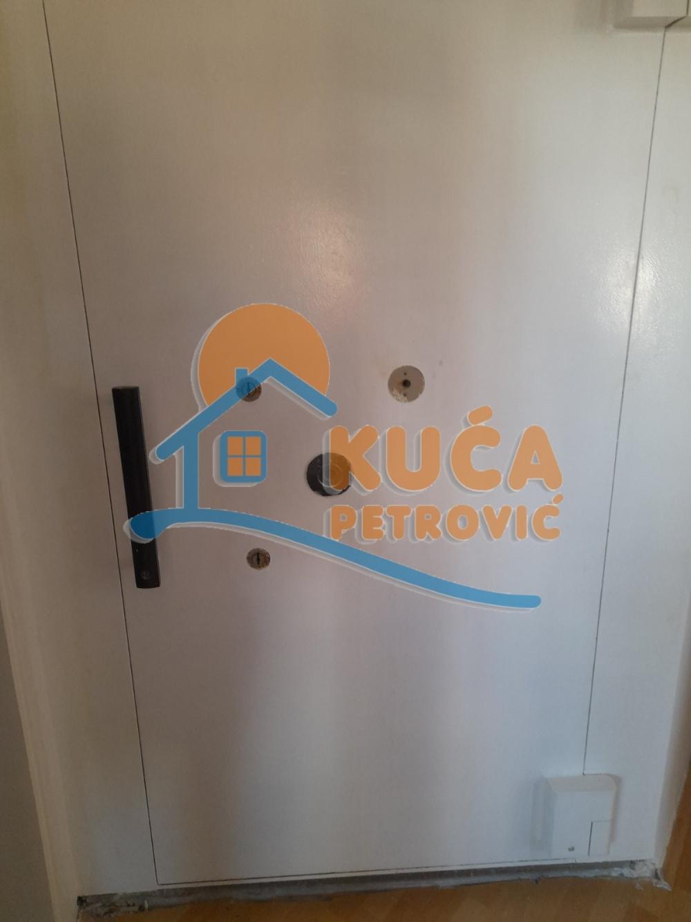 Slika 5 - Cara Dušana,  Lokal za izdavanje, 156m2, 900€