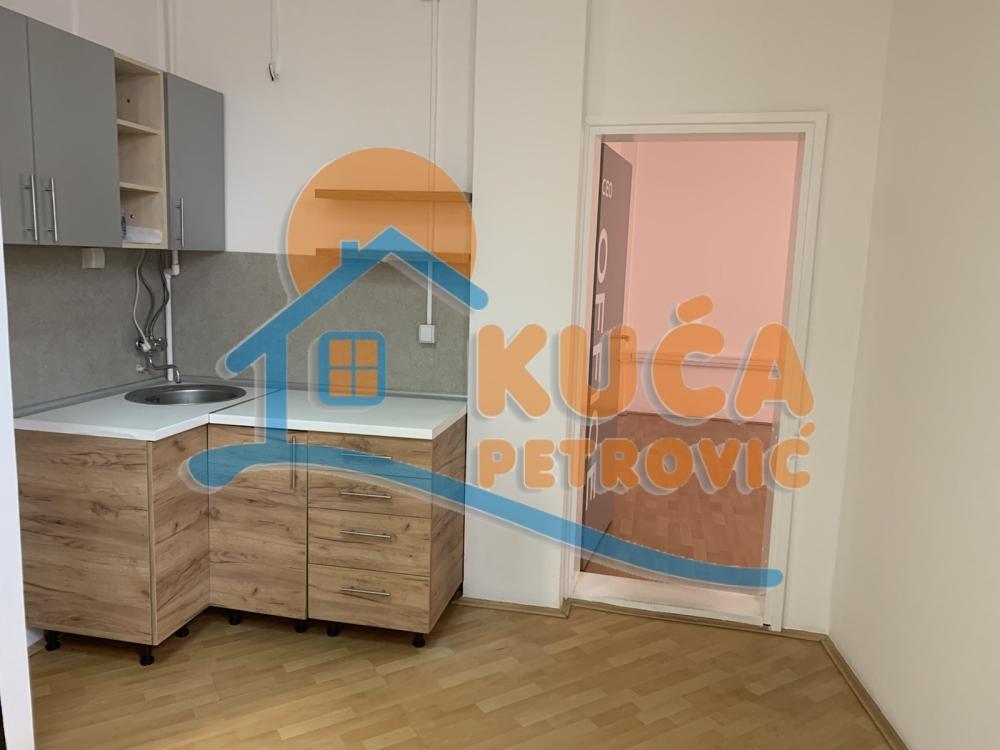 Slika 6 - Cara Dušana,  Lokal za izdavanje, 156m2, 900€
