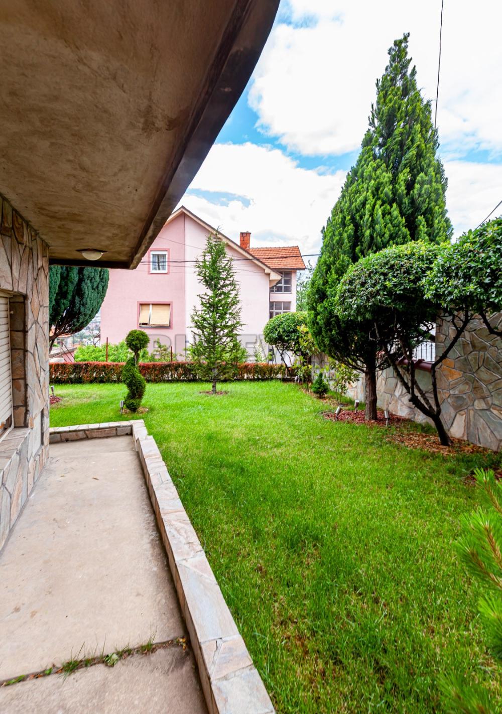 Slika 1 - Durmitorska,  Kuća na prodaju, 330m2, 290.000€