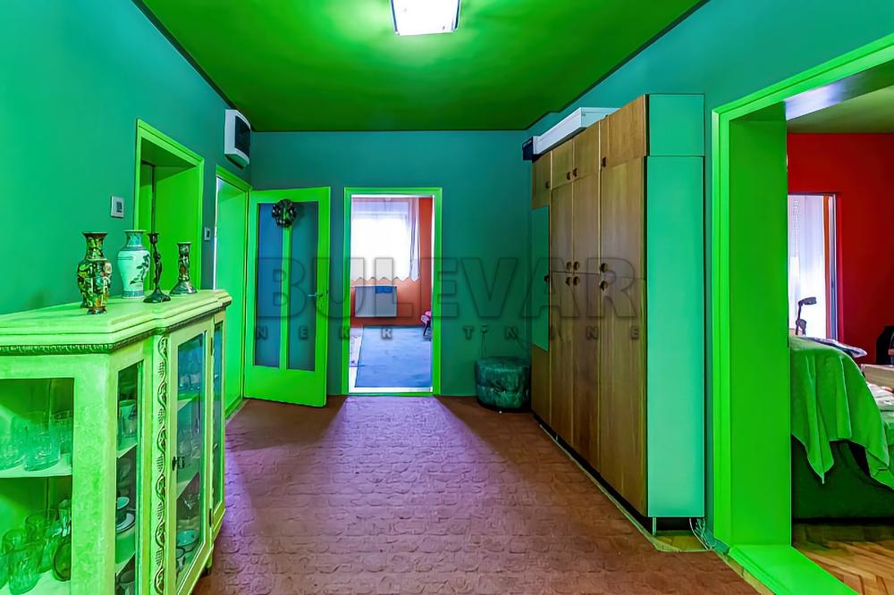 Slika 9 - Durmitorska,  Kuća na prodaju, 330m2, 290.000€