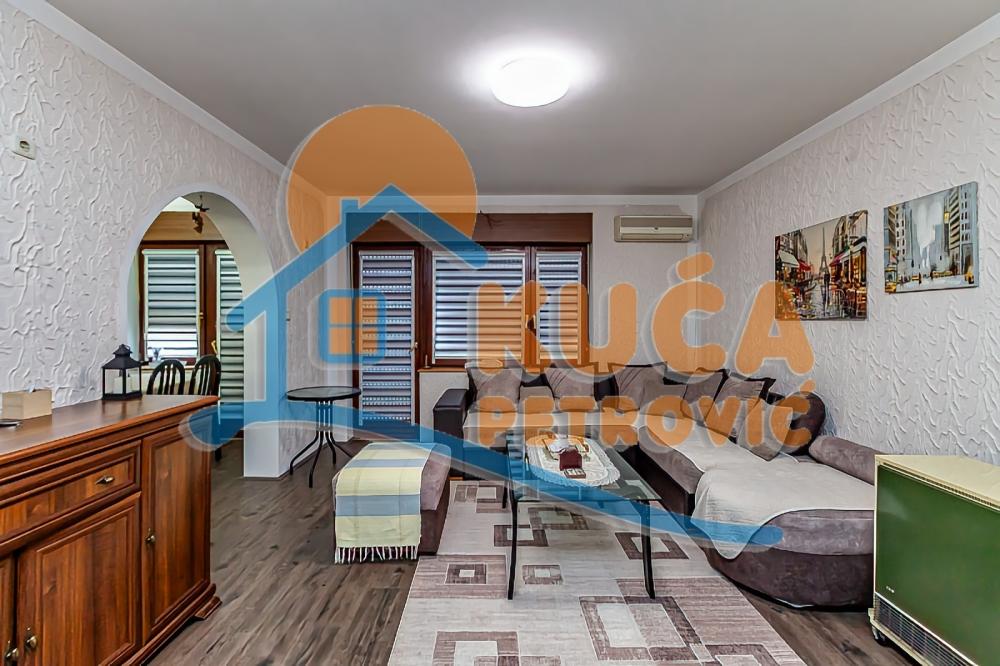 Slika 5 - Jadranska,  Kuća na prodaju, 270m2, 210.000€
