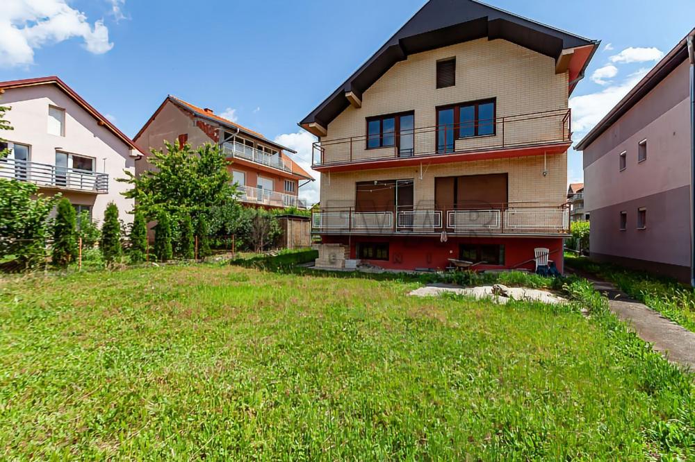 Slika 1 - Jadranska,  Kuća na prodaju, 270m2, 210.000€