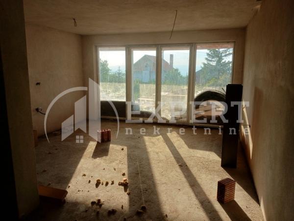 Slika 5 - Donjovlaška,  Kuća na prodaju, 230m2, 100.000€