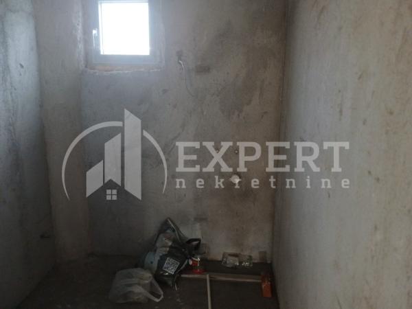 Slika 8 - Donjovlaška,  Kuća na prodaju, 230m2, 100.000€