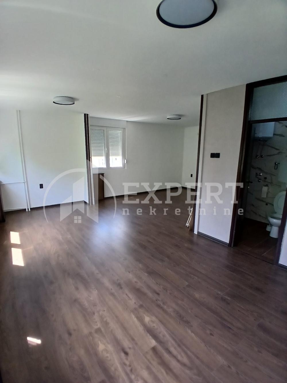 Glavna slika -Bulevar Nemanjića,  Lokal za izdavanje, 82m2, 500€