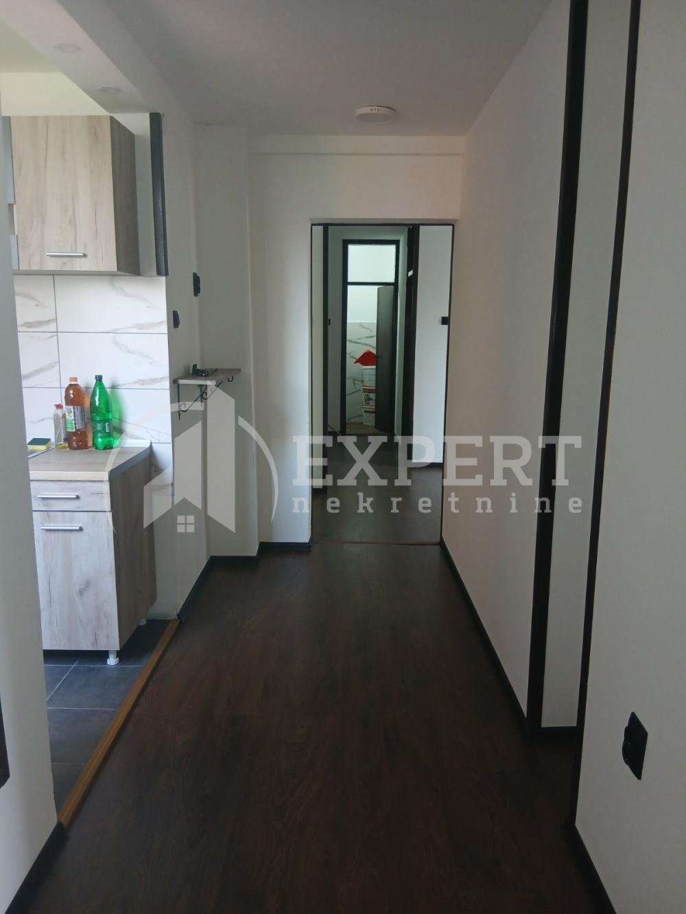 Slika 3 - Bulevar Nemanjića,  Lokal za izdavanje, 82m2, 500€