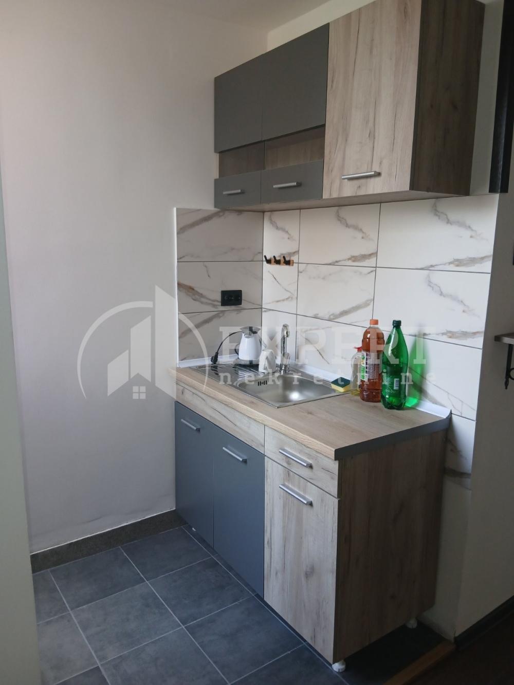 Slika 9 - Bulevar Nemanjića,  Lokal za izdavanje, 82m2, 500€