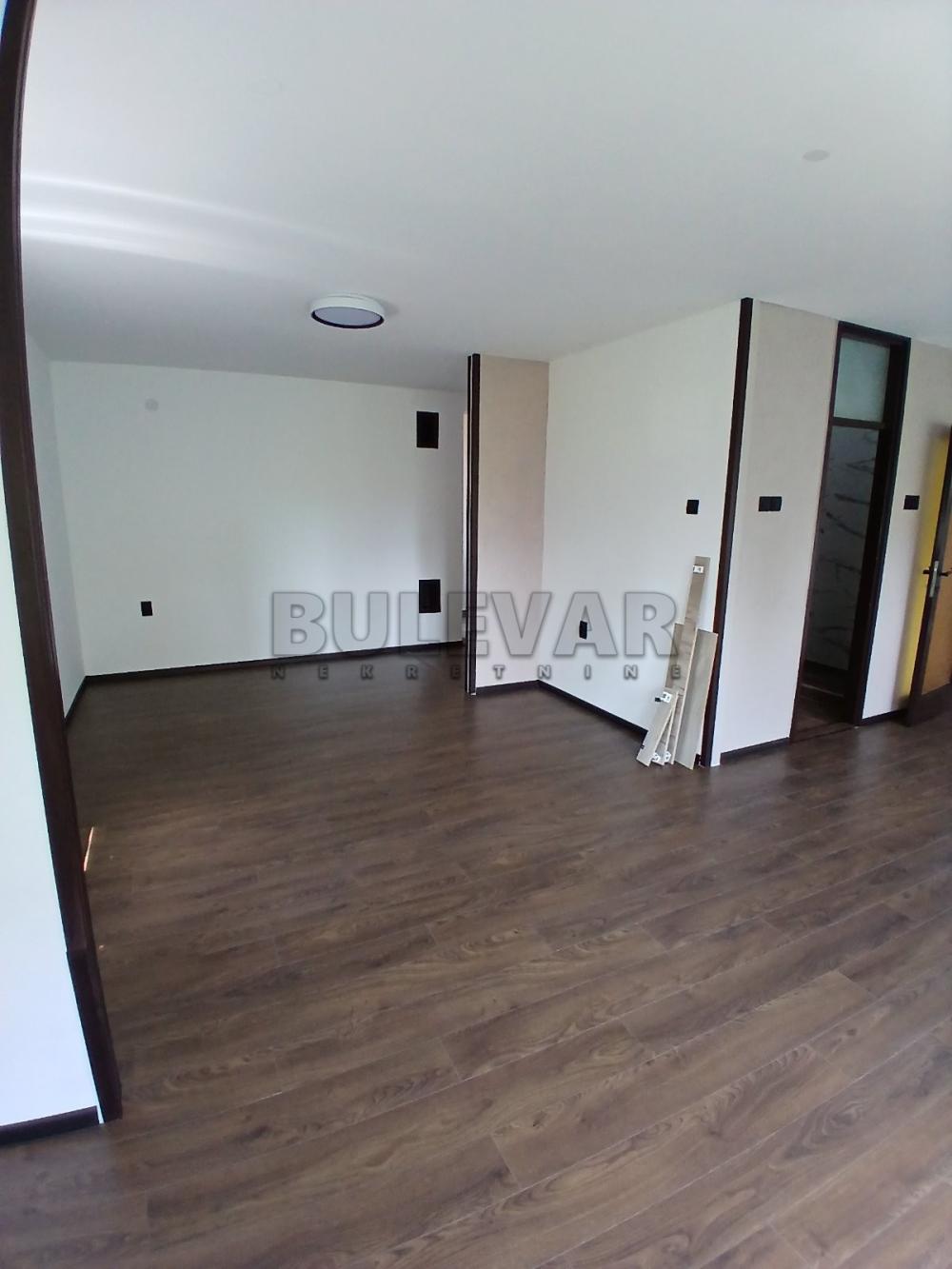 Slika 1 - Bulevar Nemanjića,  Lokal za izdavanje, 82m2, 500€