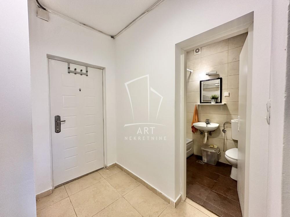 Slika 8 - Vitezova Karađorđeve Zvezde,  Lokal na prodaju, 47m2, 70.000€