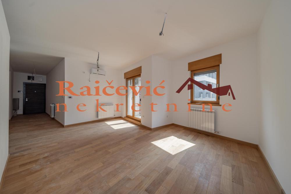 Slika 1 - Milisava Djurovica, Četvorosoban stan na prodaju, 82m2, 271.359€