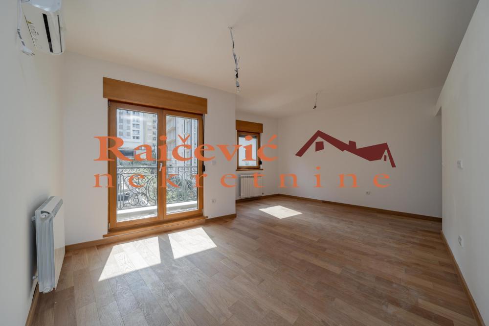 Glavna slika -Milisava Djurovica, Četvorosoban stan na prodaju, 82m2, 271.359€