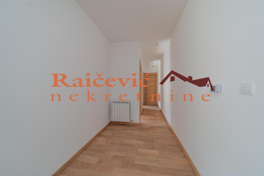 Slika 8 - Milisava Djurovica, Troiposoban stan na prodaju, 70m2, 230.000€