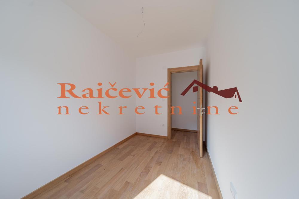 Slika 10 - Milisava Djurovica, Troiposoban stan na prodaju, 70m2, 230.000€