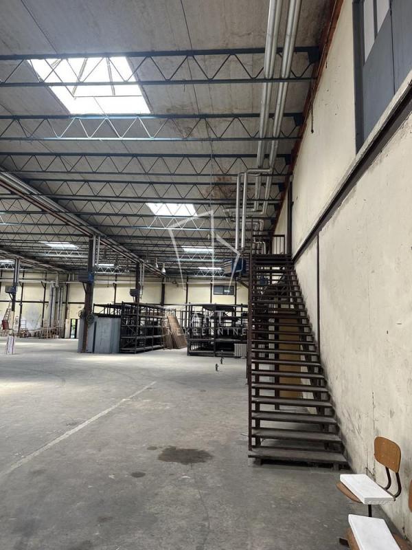 Slika 2 - Batajnički drum,  Lokal za izdavanje, 1200m2, 7.200€