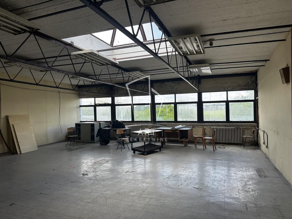 Slika 4 - Batajnički drum,  Lokal za izdavanje, 1200m2, 7.200€