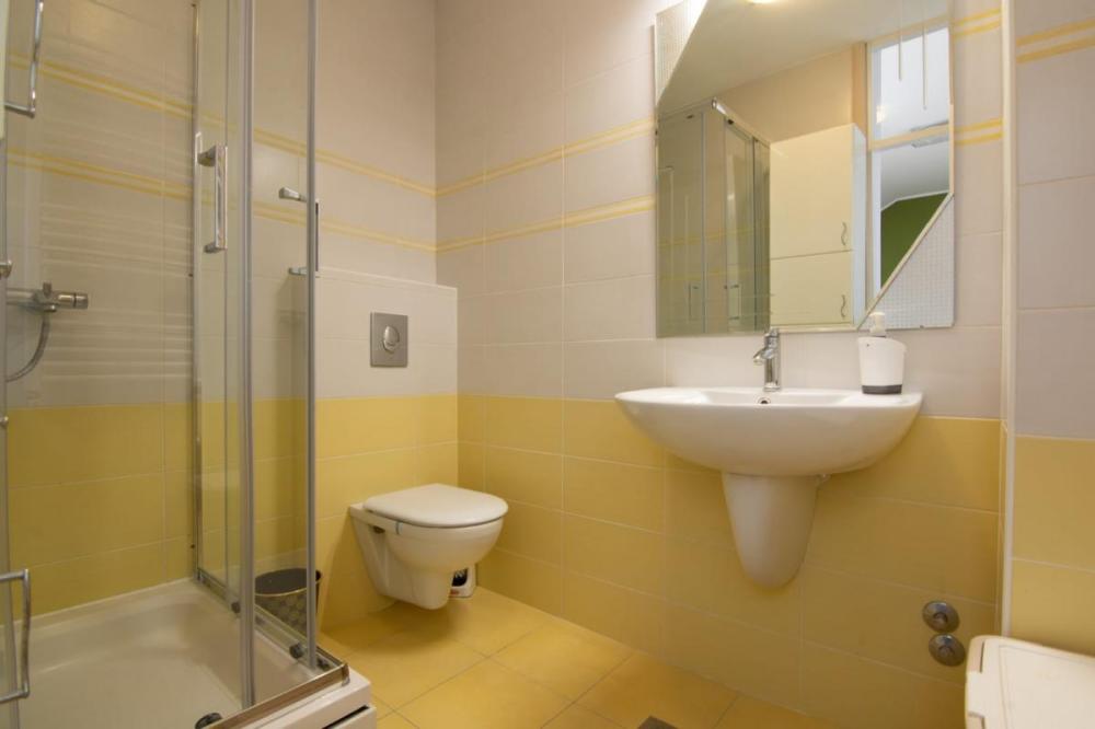 Slika 9 - Stojana Aralice, Kuća za izdavanje, 230m2, 2.600€