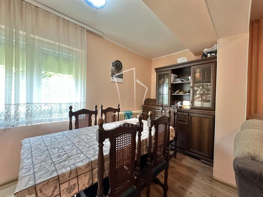 Slika 11 - Sremskih partizana,  Kuća na prodaju, 176m2, 353.000€