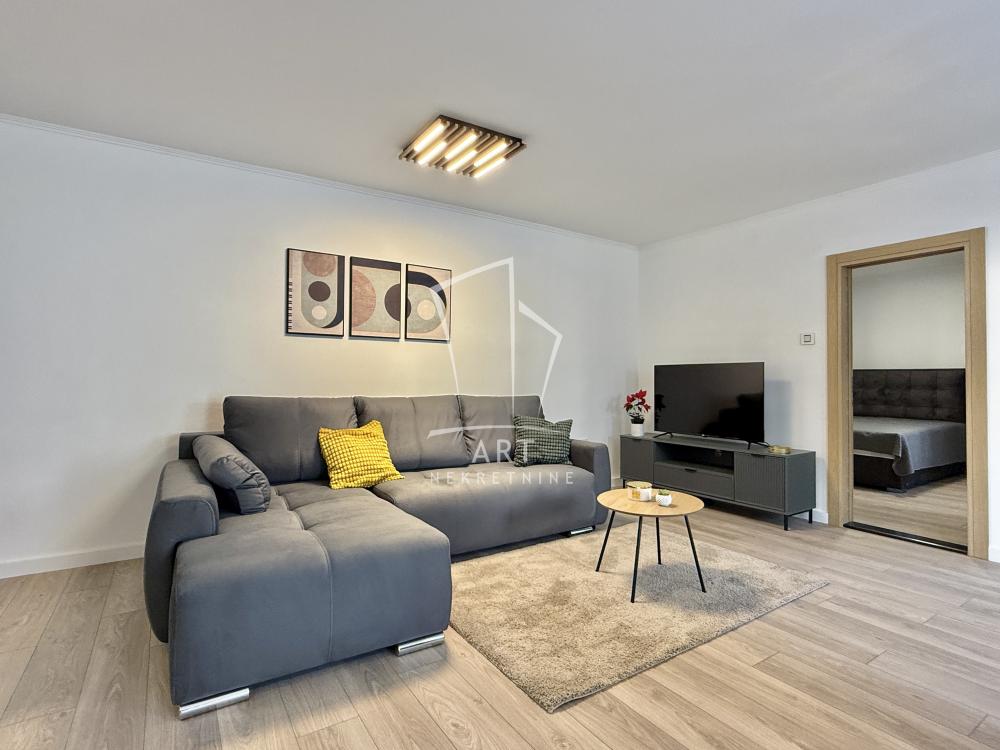 Slika 1 - Mirijevski Bulevar, Trosoban stan za izdavanje, 75m2, 825€