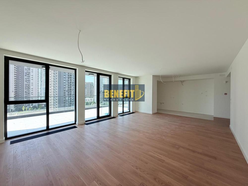 Slika 1 - Petosoban stan na prodaju, 211m2, 971.000€