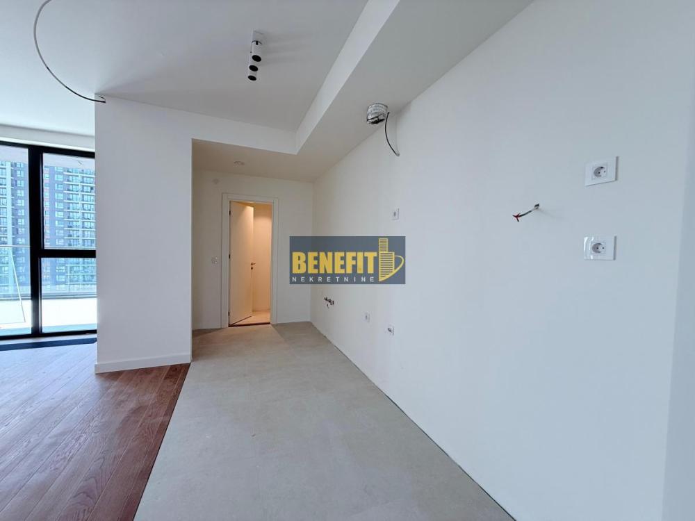 Slika 4 - Petosoban stan na prodaju, 211m2, 971.000€