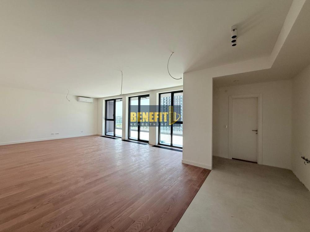 Slika 3 - Petosoban stan na prodaju, 211m2, 971.000€