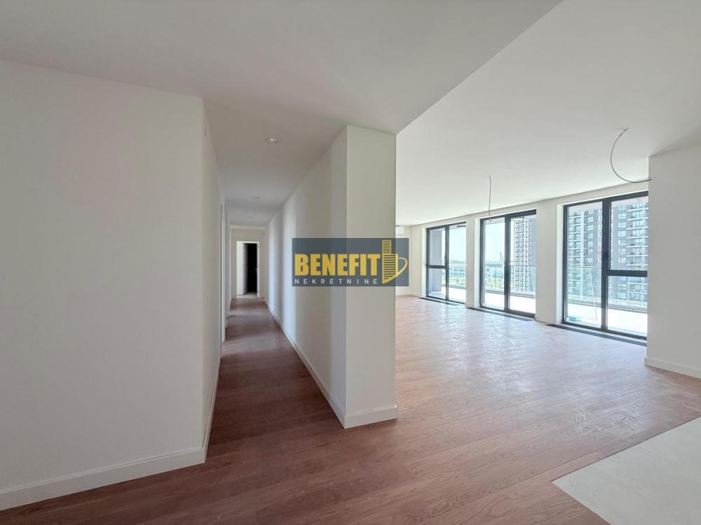 Slika 2 - Petosoban stan na prodaju, 211m2, 971.000€