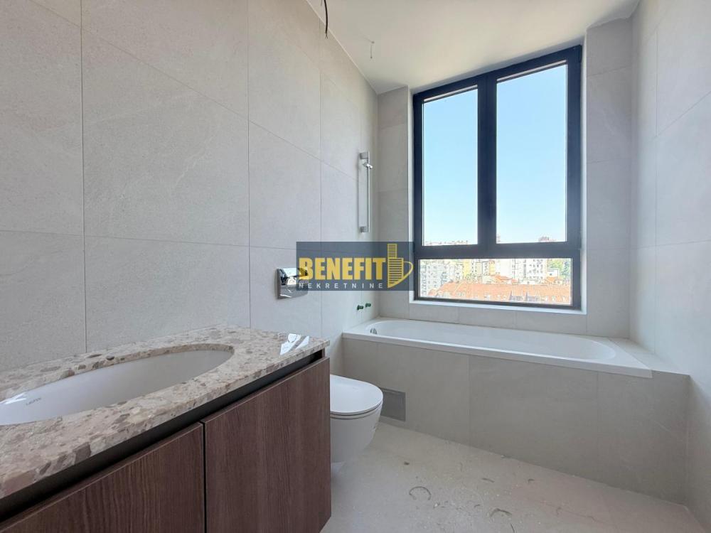 Slika 11 - Petosoban stan na prodaju, 211m2, 971.000€