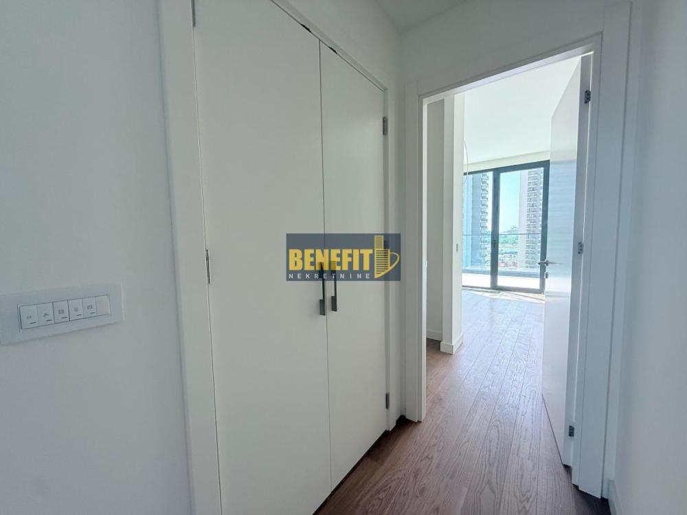 Slika 8 - Petosoban stan na prodaju, 211m2, 971.000€