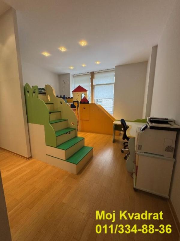 Slika 10 - Trosoban stan za izdavanje, 131m2, 1.990€