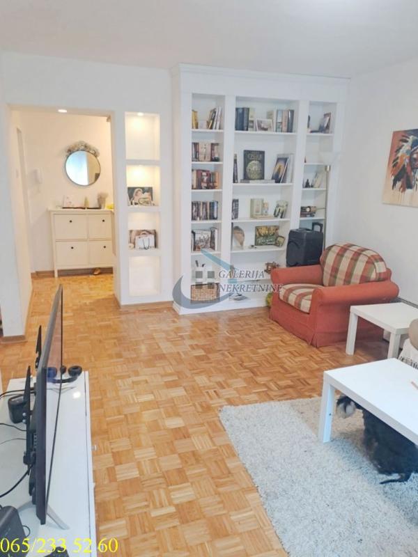 Slika 8 - Patrijarha Joanikija, Četvorosoban stan na prodaju, 94m2, 219.000€