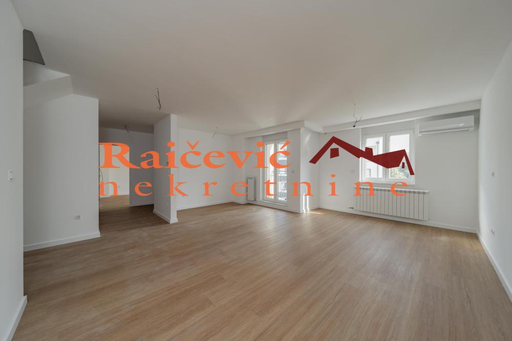 Slika 1 - Dusanovac, Petosoban stan na prodaju, 162m2, 388.000€