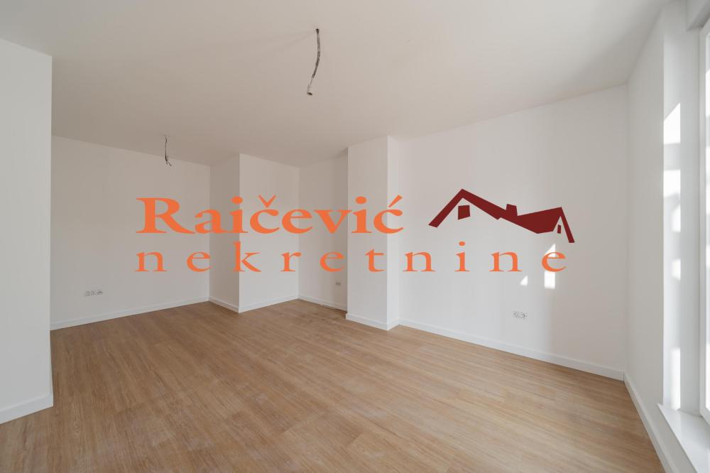 Slika 9 - Dusanovac, Petosoban stan na prodaju, 162m2, 388.000€