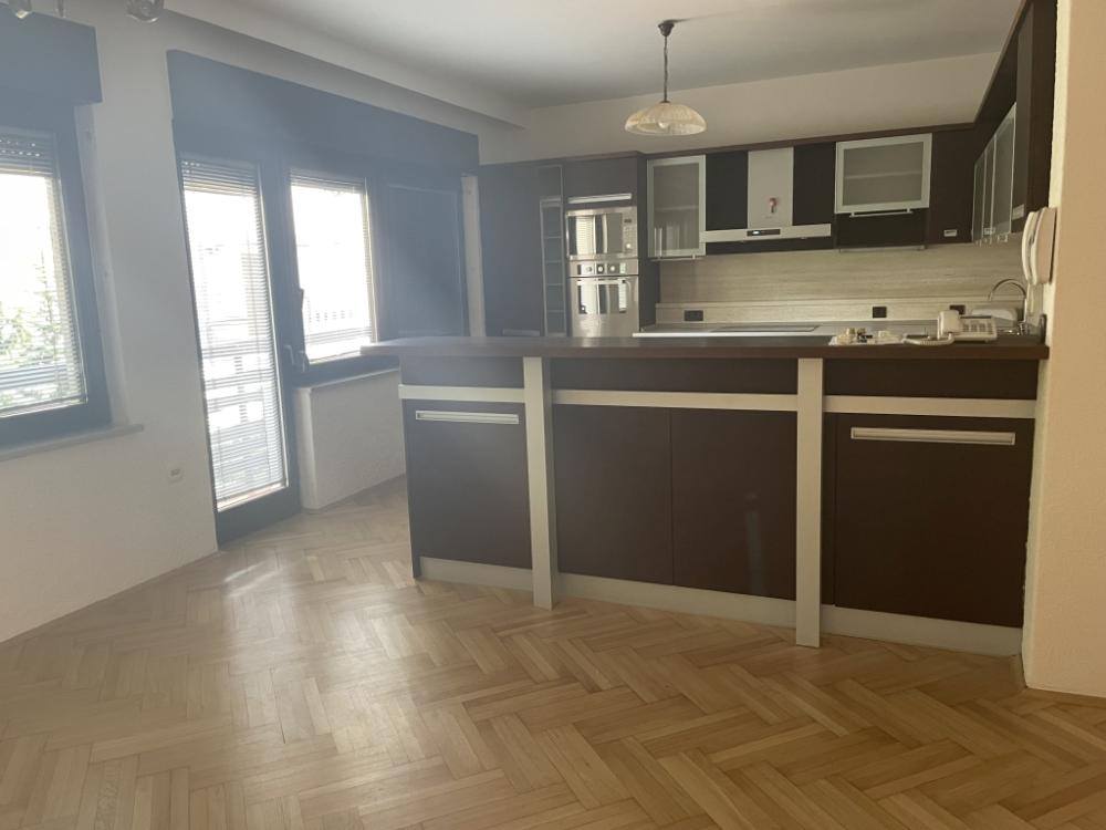 Slika 2 - Kralja Vladimira, Kuća za izdavanje, 361m2, 2.700€