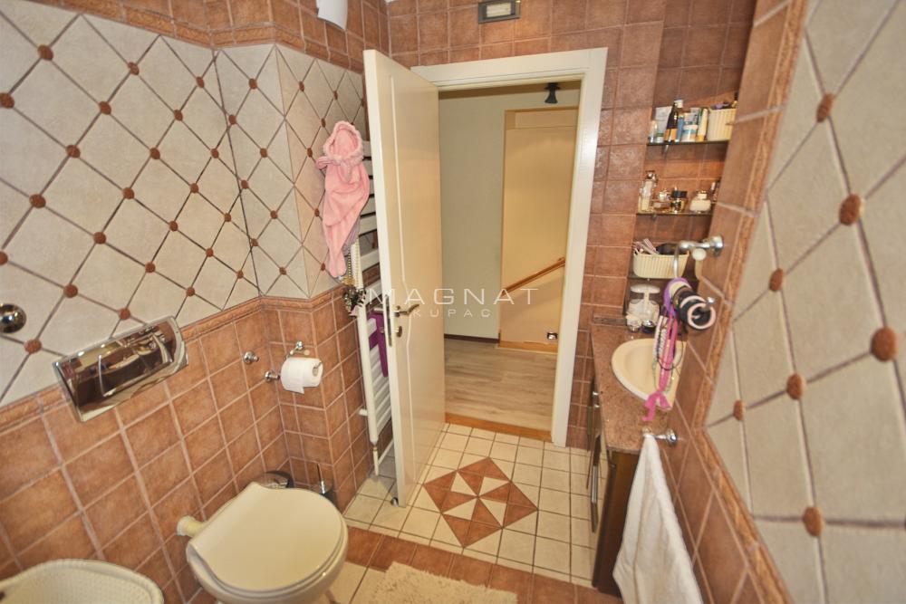 Slika 11 - Žarkovačka, Kuća na prodaju, 264m2, 690.000€