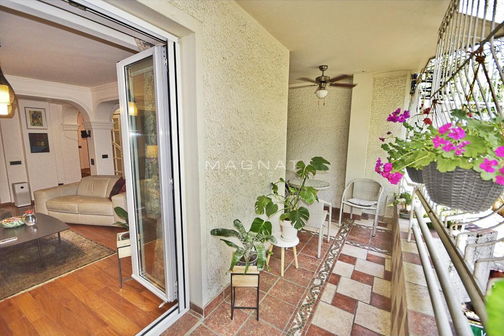 Slika 2 - Žarkovačka, Kuća na prodaju, 264m2, 690.000€