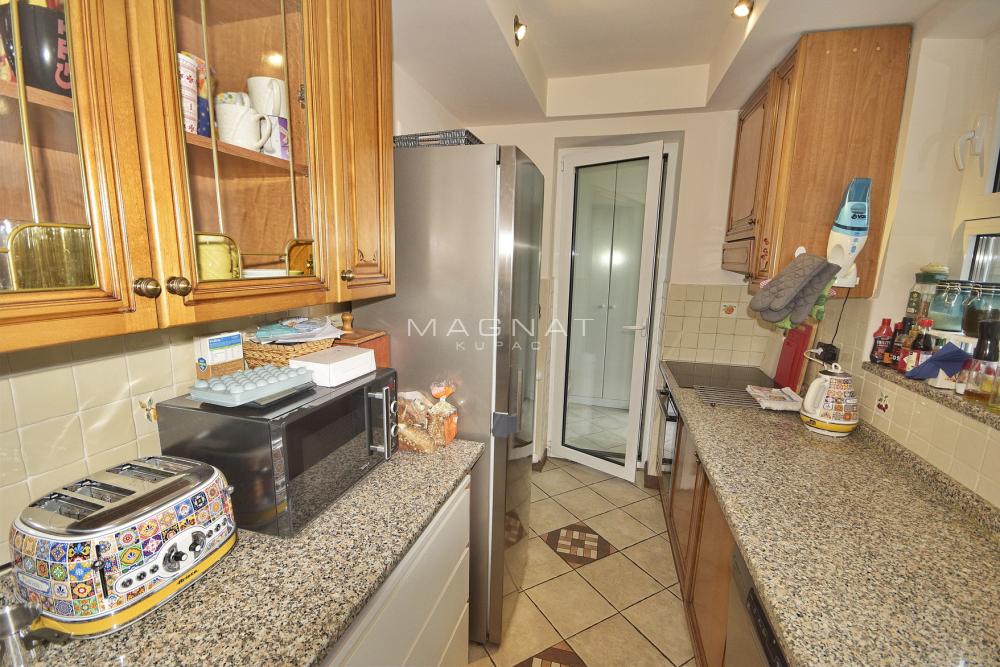 Slika 5 - Žarkovačka, Kuća na prodaju, 264m2, 690.000€