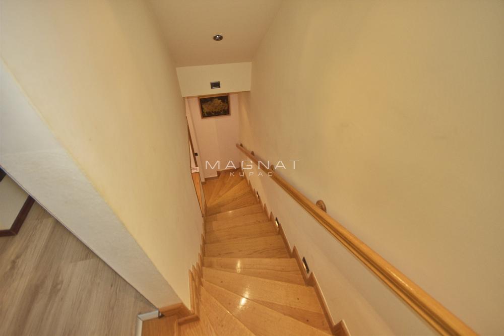 Slika 6 - Žarkovačka, Kuća na prodaju, 264m2, 690.000€