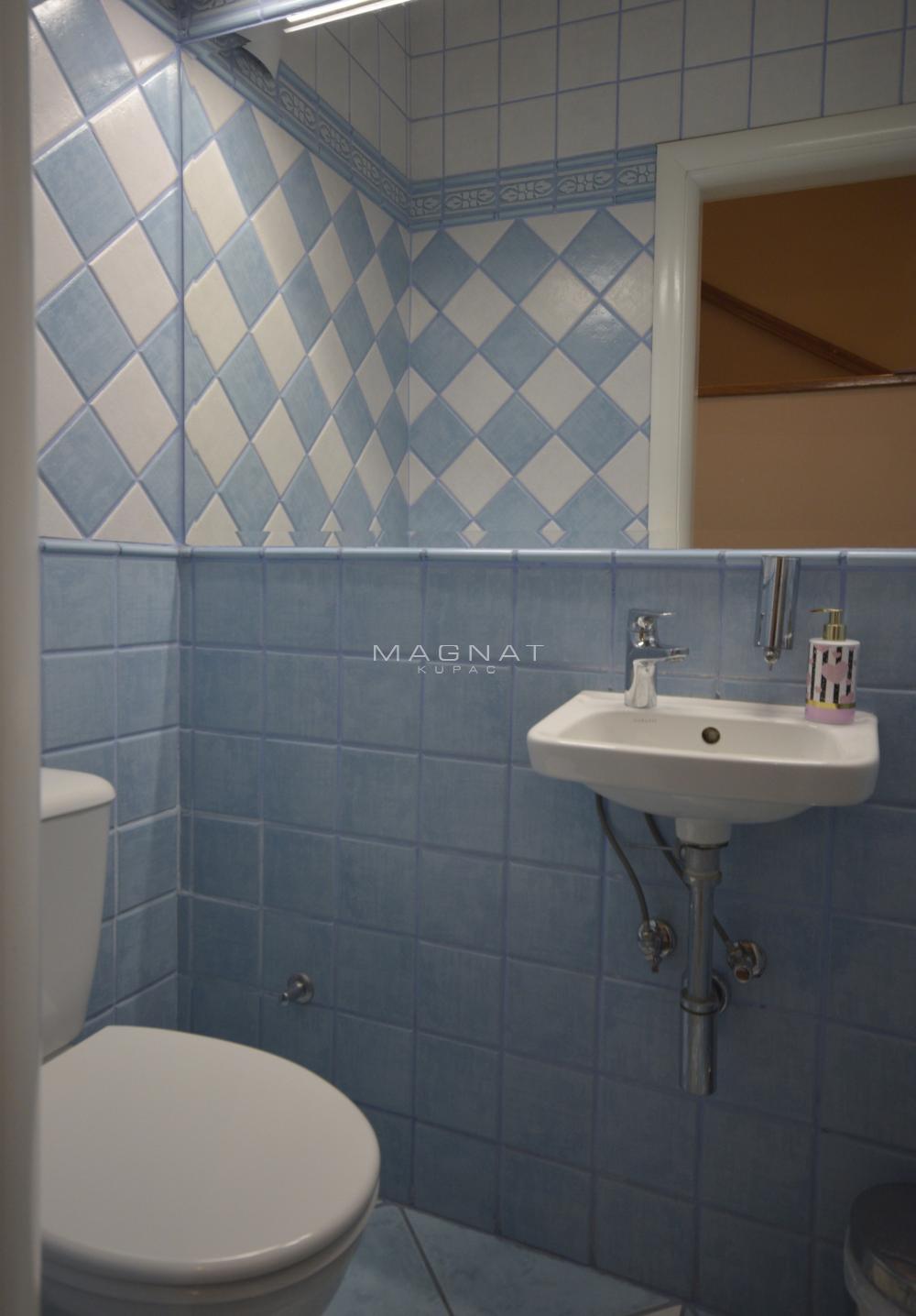 Slika 7 - Žarkovačka, Kuća na prodaju, 264m2, 690.000€