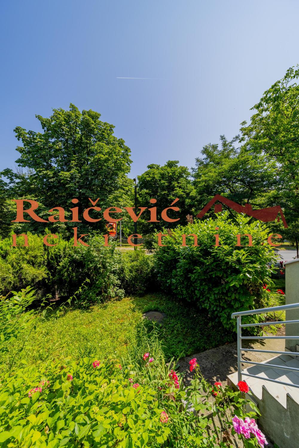 Slika 2 - Raska, Petosoban stan na prodaju, 142m2, 470.000€