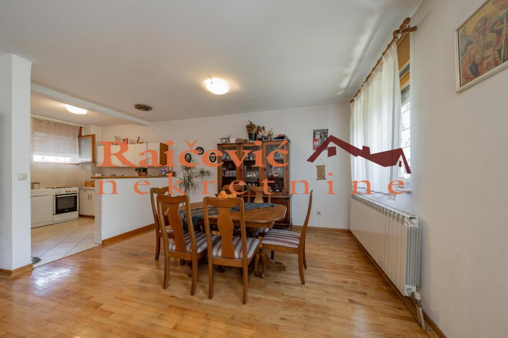 Slika 6 - Raska, Petosoban stan na prodaju, 142m2, 470.000€