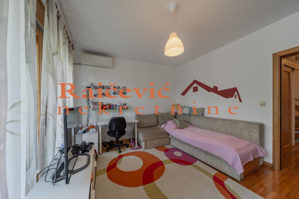 Slika 9 - Raska, Petosoban stan na prodaju, 142m2, 470.000€